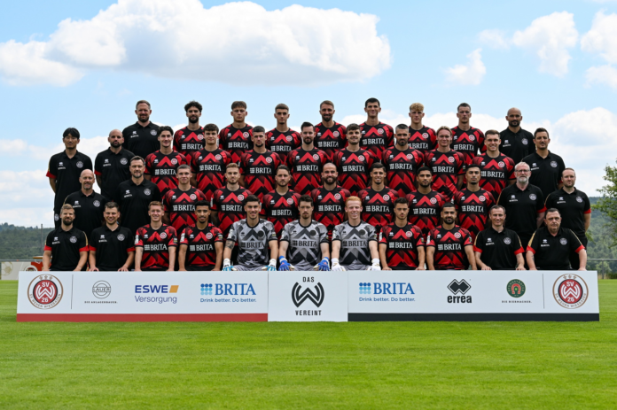 aufstellungen: teilnehmer: sv wehen wiesbaden gegen fc bayern münchen